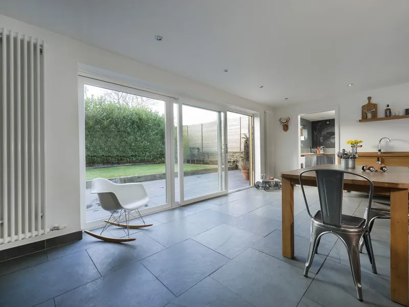 Sliding Windows — Gallery Finsbury Park